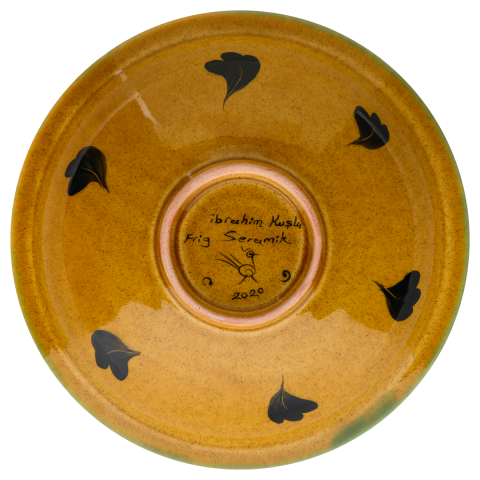 Selçuklu Çicek ve Yaprak Zeminli Tavus Kuşlu Tabak 23cm