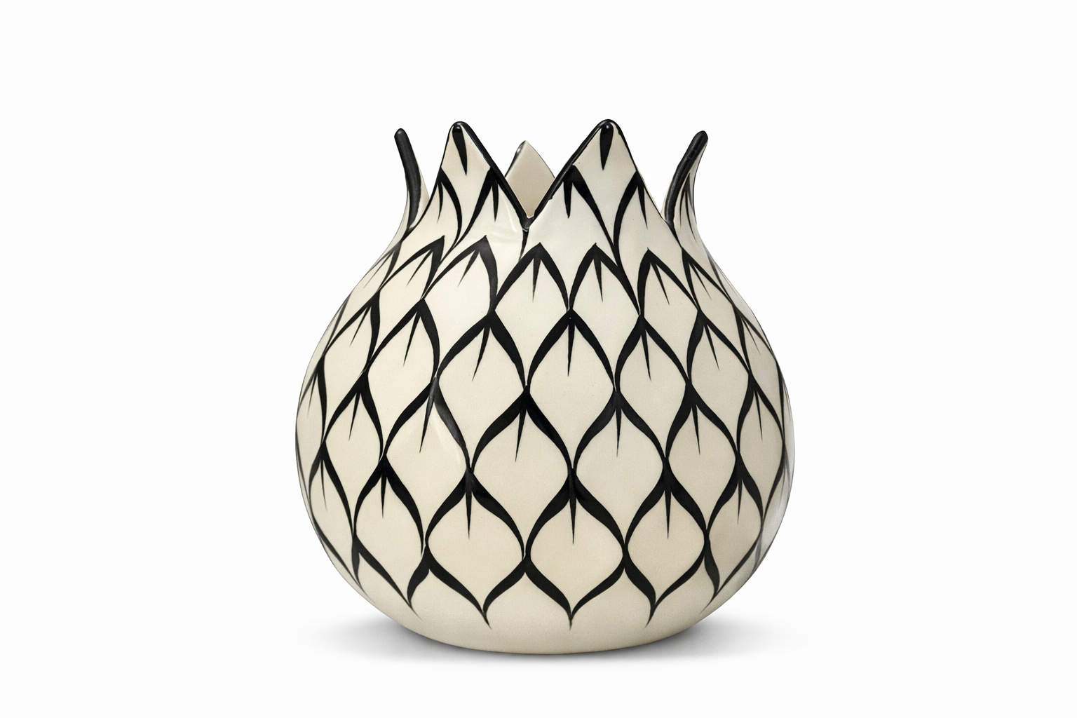 Siyah Beyaz  Desenli Enginar Vazo 13 cm